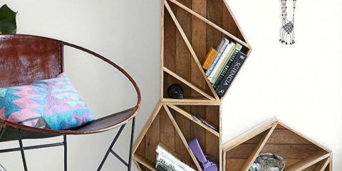 Nástěnné police: přehled funkčních modelů ve stylu minimalismu, loft, moderní a high-tech